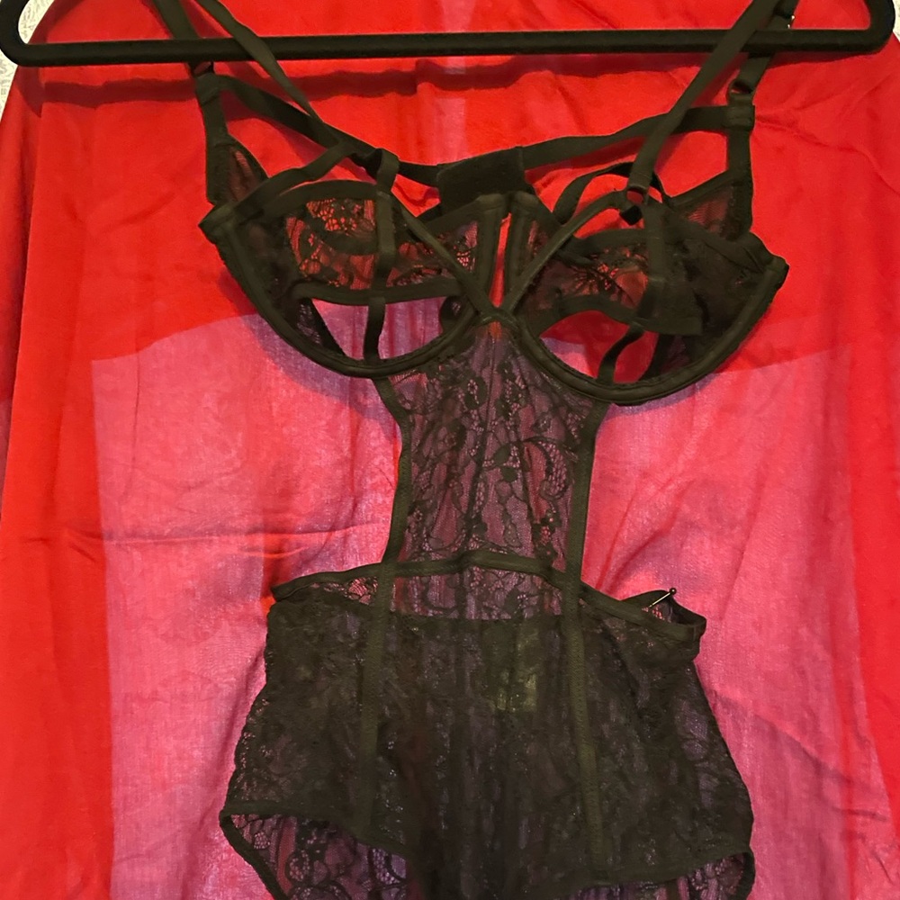 NWOT
🇬🇧Beautiful black bustier 🖤